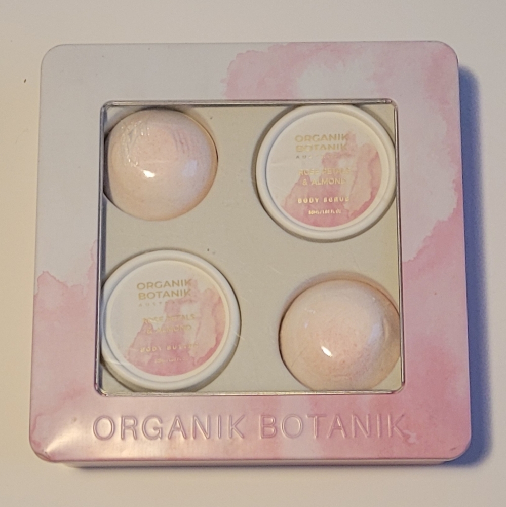 Organik botanik Rose petals and almond butter body scrub set
